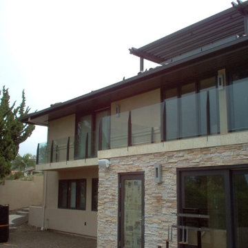 glass railings & windbreaks