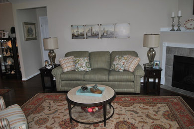 Living room - traditional living room idea in Cincinnati