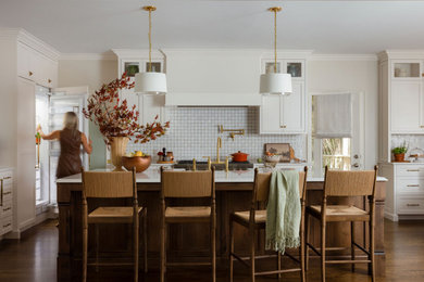 Example of a kitchen design in Charlotte