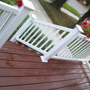 TREX TRANSCENDS FIRE PIT COLOR with white rail