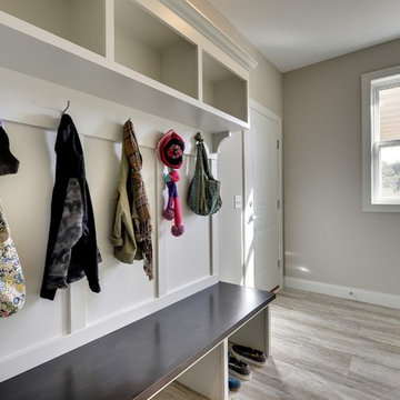 Mudroom – Bay Lake Reserve – 2015 Model