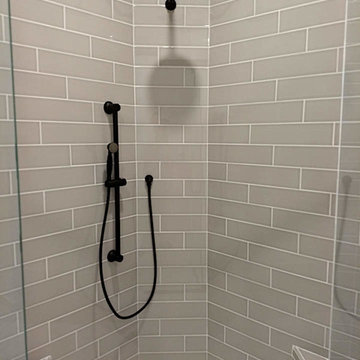 Corner shower head and slide bar sprayer
