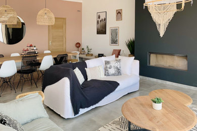 Idées déco pour une grande maison contemporaine.