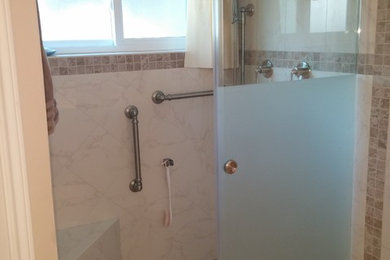 Example of a classic bathroom design in Houston
