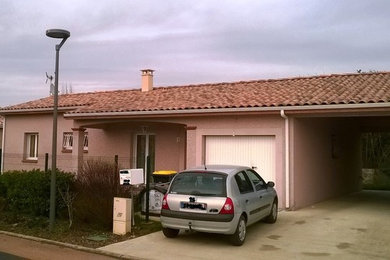 Cette image montre un garage traditionnel.