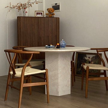 Natural Marble Neutral White Travertine Round Dining Table