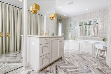 This is an example of a mid-sized contemporary master bathroom in Austin with shaker cabinets, white cabinets, an alcove tub, a curbless shower, porcelain tile, beige walls, porcelain floors and engineered quartz benchtops.