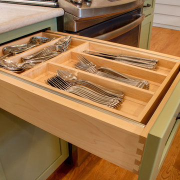 Drawer Organization in Kitchen