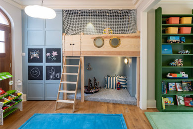Design ideas for a traditional kids' bedroom in London.