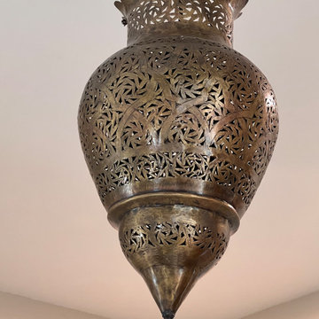 Traditional Lantern Light Fixtures Shimmer when Illuminated