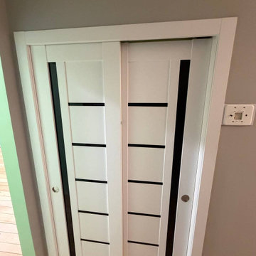Quadro 4588 White Silk Bypass Closet Doors