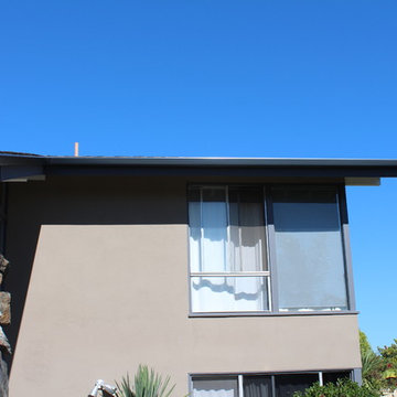 MidCentury Home In Orange County California, Angle Faced Gutters Box/Smooth Down