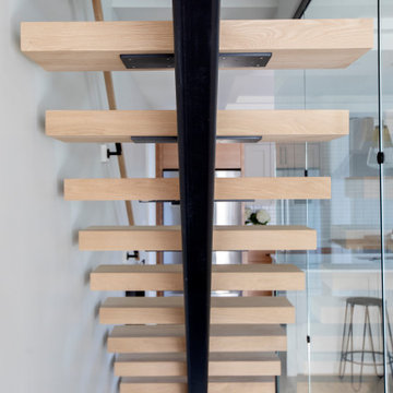 Main + 25th - Staircase