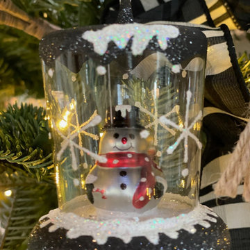 Pop Up Holiday House Charity Fundraiser 2021