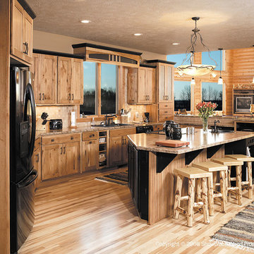 Door style: Pendleton RSP | Species: Rustic Hickory | Finish: Amber