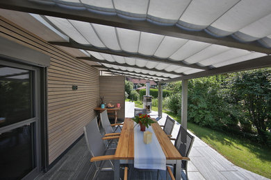 Sonnenschutz Terrassendach mit Spannseilen und Acryltextilien