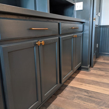 Spray Finished Built-in Office Bookshelf and Cabinets in Benjamin Moore Narragan