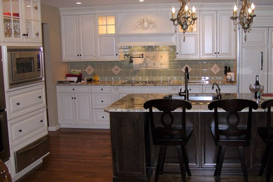 Inspiration for a transitional kitchen remodel in New York