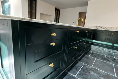 Example of a classic kitchen design in Kent