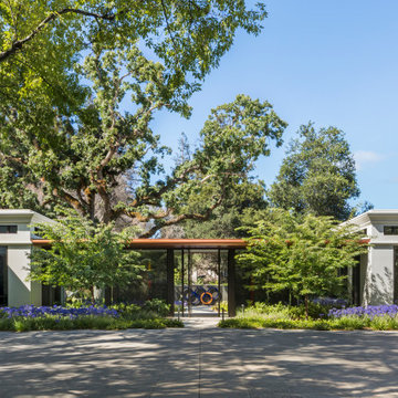 Peninsula Entertainment Compound