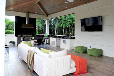 Mid-sized minimalist home design photo in Miami