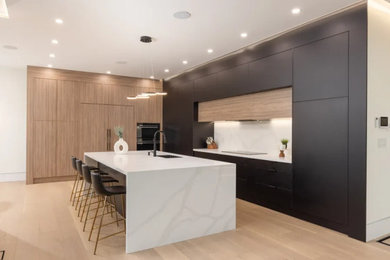 Kitchen - kitchen idea in San Francisco