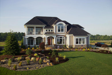 Inspiration for a large transitional home design remodel in New York