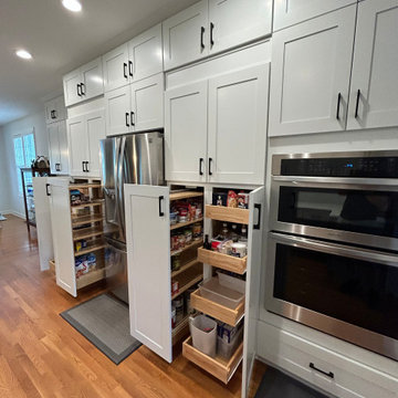 Transitional Kitchen Remodel Done in a Two-Tone Color