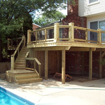 Pressure Treated deck with diamond dental molding & Diamond King Post,
