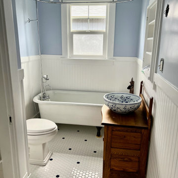1920’s BATHROOM