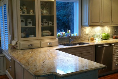 Example of a classic kitchen design in New York