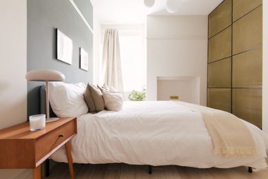 This is an example of a scandinavian bedroom in London.