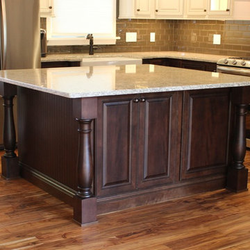 Taylor Ridge, IL- Traditional Kitchen in a Rustic Setting