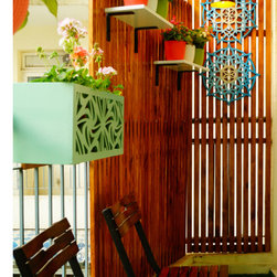 RAILING PLANTER_PATTERNED & PAINTED - Products