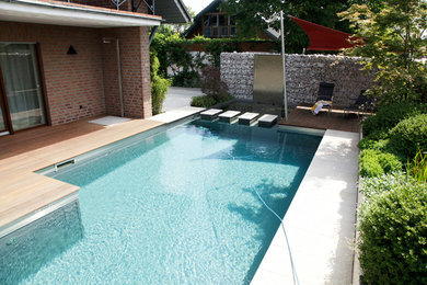 Moderner Pool in Sonstige