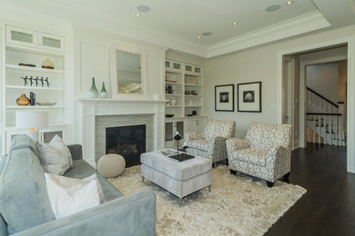 Transitional home design photo in Toronto