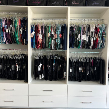 SIMPLE CLEAN RETAIL DISPLAY- OFFERING EXCEPTIONAL STORAGE & ORGANIZATION