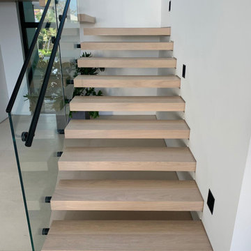 FOATING STAIRS - Light Wood