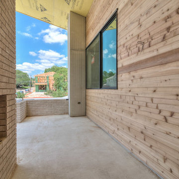 7002 La Vista