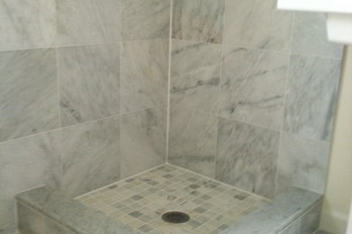 Example of a transitional bathroom design in New York