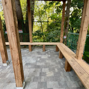 Built-in bench seating