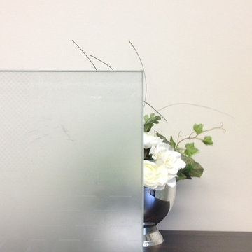 Obscure structural glass for a glass floor or bridge