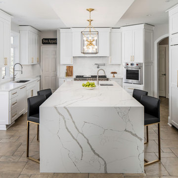 Candlelight White & Gold Accent Kitchen