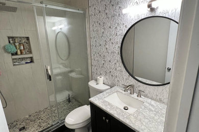 Example of a transitional bathroom design in Albuquerque