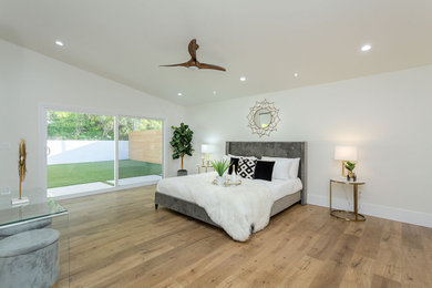 Inspiration for a 1960s bedroom remodel in Los Angeles