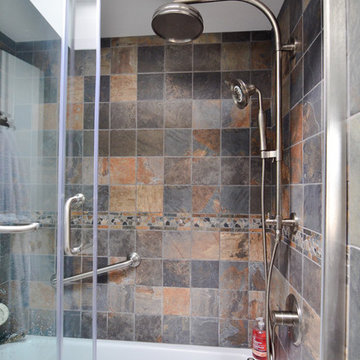 Whirlpool tub with Glass Sliding Door