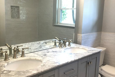 Inspiration for a country bathroom remodel in Houston