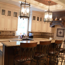 kitchen two tone cabinets