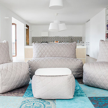 SITTING ROOM. THE APARTMENT THAT LIGHTENS YOU UP