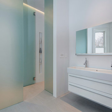 Heard Residence Master Bathroom